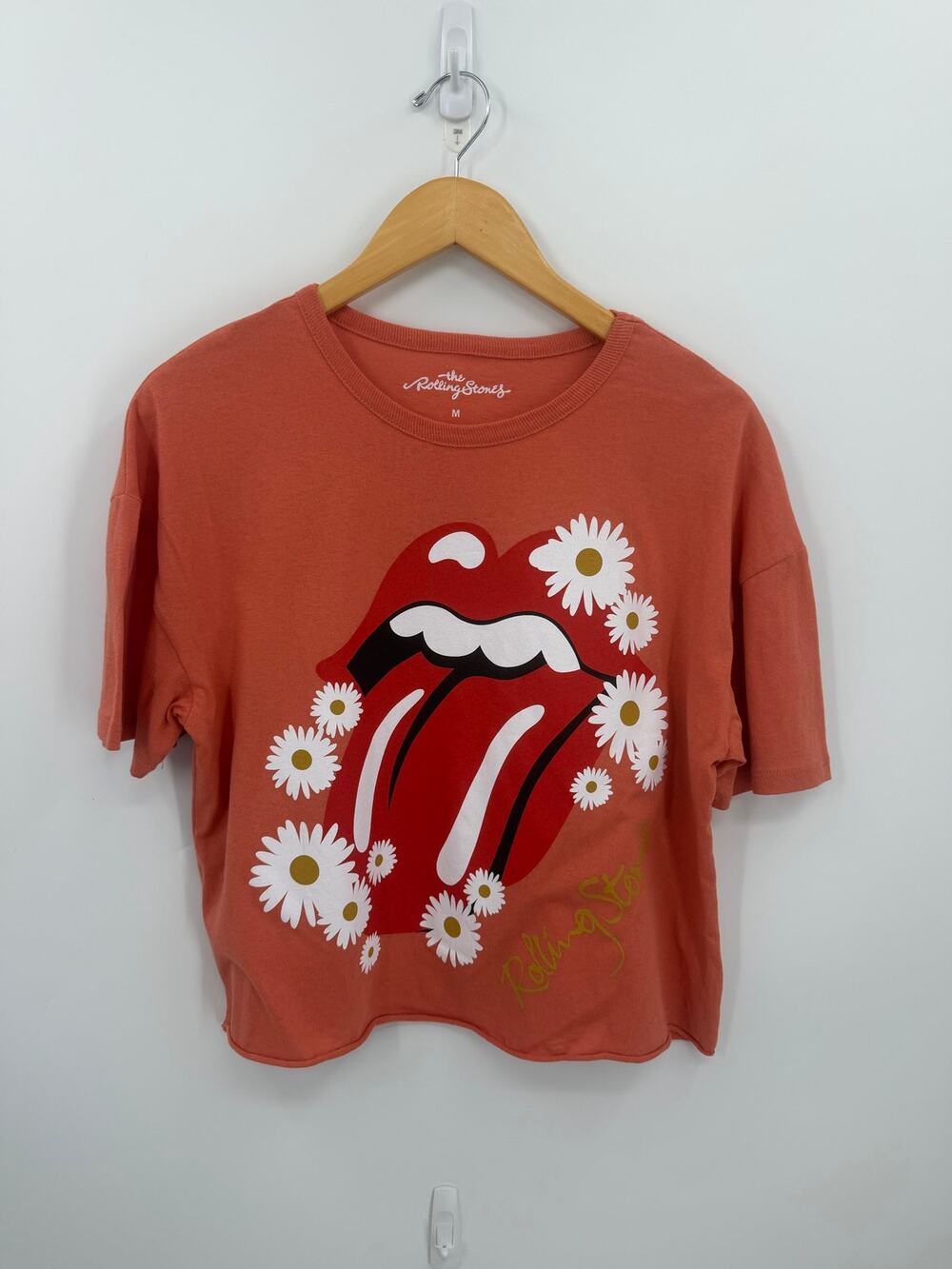 Rolling Stones Daisy Tongue Graphic Crop Tee Coral Floral Rock Band Shirt Medium